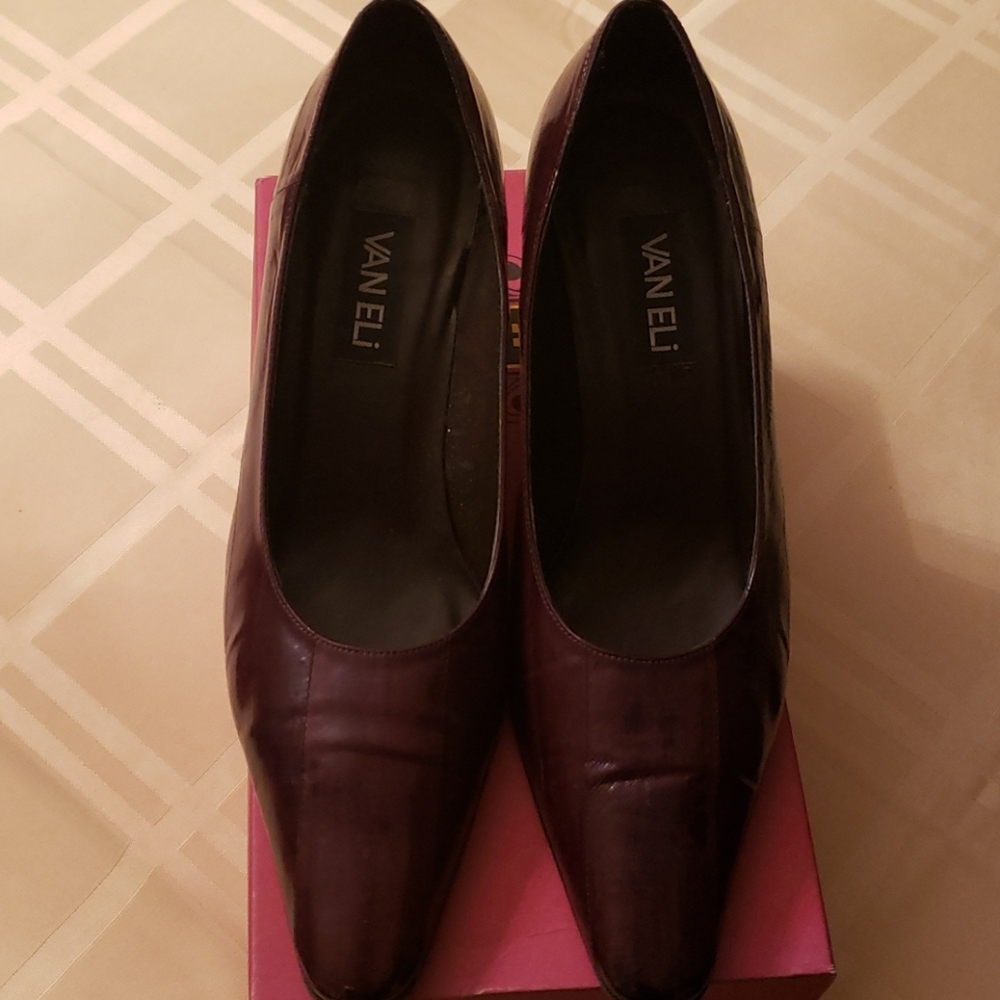 Dress shoes
